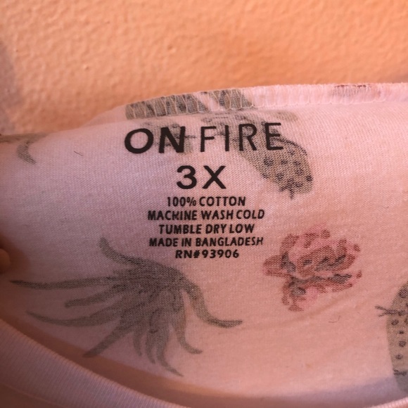 Shirt - Picture 4 of 4